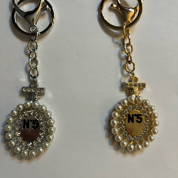 None Accessories - Pick (1) Elegant Pearl Keychain